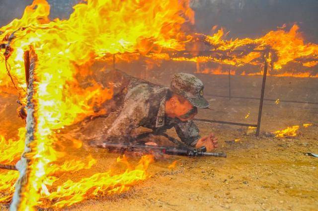 傲视天地兵器最高多少星_傲视天地装备_傲视天地500级专属装备