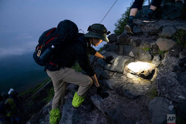 富士山在日本哪里_富士山在哪里_富士山下