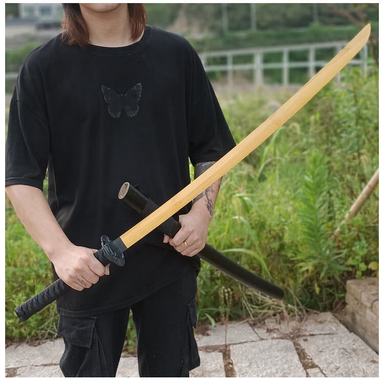 揭秘中国古老武器触手剑：神秘文化内涵与出人意料的攻击力