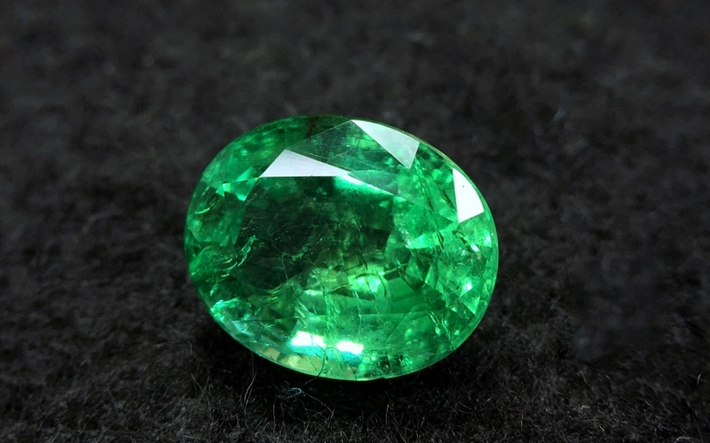 宝石绿色是什么颜色_绿宝石493_宝石绿图片颜色