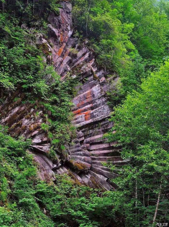 卧龙吟雅丹 中国卧龙山：天下第一奇山美景，宗教胜地探秘