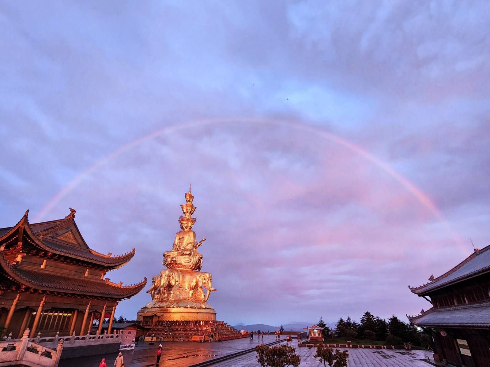 探秘咆哮寺院：古神庙挑战与谜题