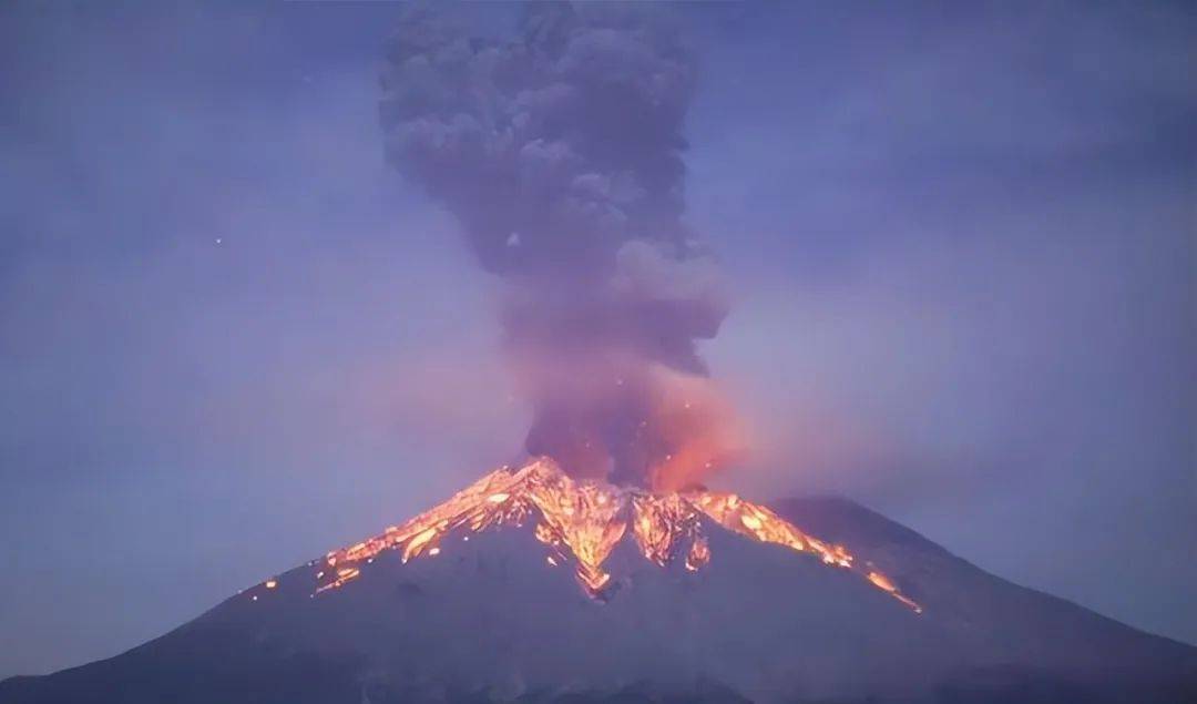 生长在火山上的植物_火山生长球4_火山生长边界