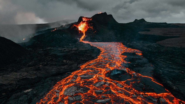 探索火山奥秘：熔岩前线任务的挑战与收获